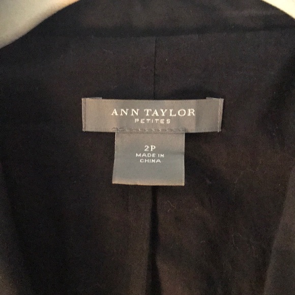 Ann Taylor Lightweight Blazer - Picture 3 of 5